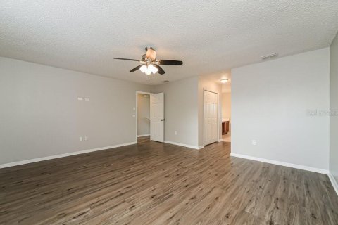 Villa ou maison à louer à Poinciana, Floride: 4 chambres, 259.2 m2 № 2398620 - photo 12