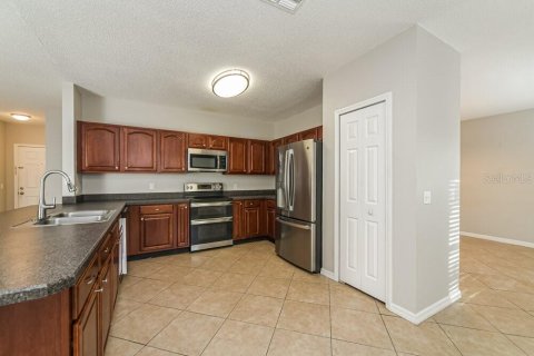 Villa ou maison à louer à Poinciana, Floride: 4 chambres, 259.2 m2 № 2398620 - photo 7
