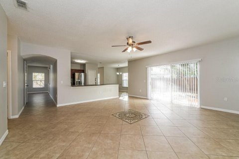Villa ou maison à louer à Poinciana, Floride: 4 chambres, 259.2 m2 № 2398620 - photo 10