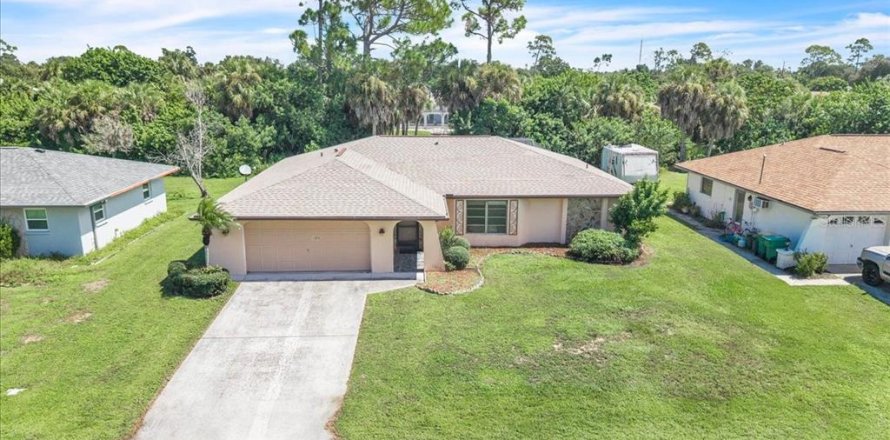 Casa en Port Charlotte, Florida 3 dormitorios, 139.45 m2 № 2385812