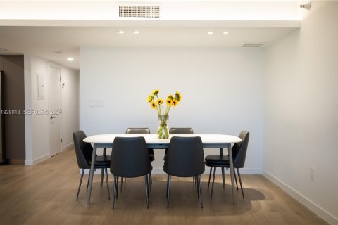 Снять в аренду кондоминиум в Авентура, Флорида 2 спальни, 96.43м2, № 2036364 - фото 3