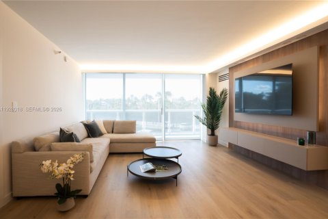 Кондоминиум с 2 спальнями в Авентура, Флорида № 2036364