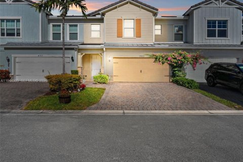 Townhouse in Hollywood, Florida 3 bedrooms, 164.25 sq.m. № 2173554