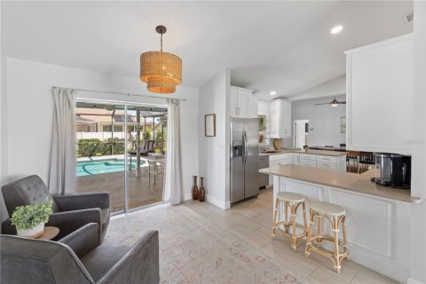 Casa en venta en Cape Coral, Florida, 4 dormitorios, 168.9 m2 № 1912587 - foto 12