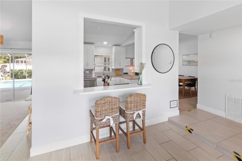 Casa en venta en Cape Coral, Florida, 4 dormitorios, 168.9 m2 № 1912587 - foto 10