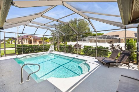 Casa en venta en Cape Coral, Florida, 4 dormitorios, 168.9 m2 № 1912587 - foto 3