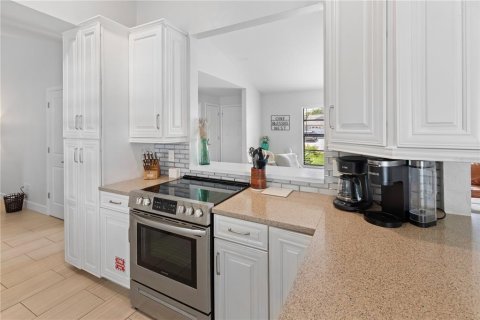 Casa en venta en Cape Coral, Florida, 4 dormitorios, 168.9 m2 № 1912587 - foto 15