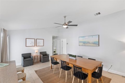 Casa en venta en Cape Coral, Florida, 4 dormitorios, 168.9 m2 № 1912587 - foto 18