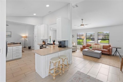 Casa en venta en Cape Coral, Florida, 4 dormitorios, 168.9 m2 № 1912587 - foto 13