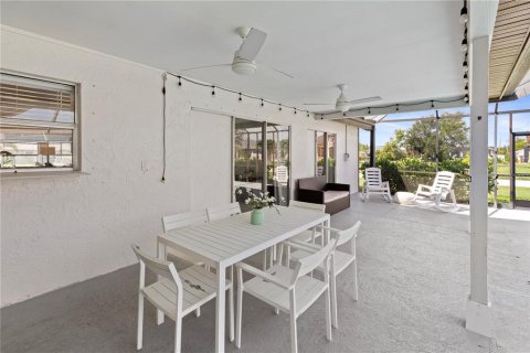 Casa en venta en Cape Coral, Florida, 4 dormitorios, 168.9 m2 № 1912587 - foto 27