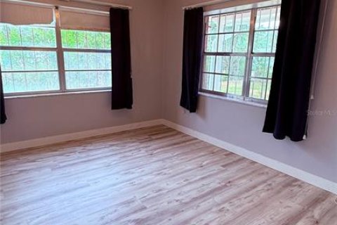 Villa ou maison à louer à Winter Haven, Floride: 3 chambres, 202.71 m2 № 2408769 - photo 7