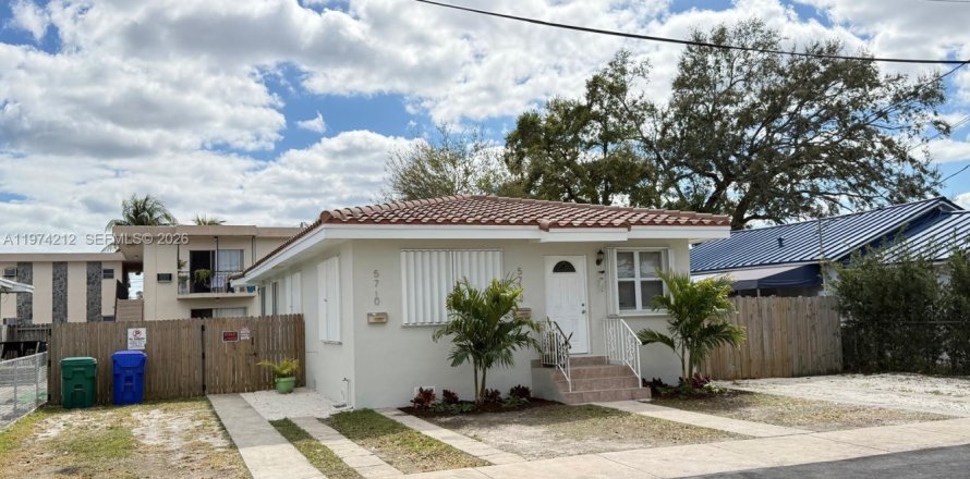 Immobilier commercial à Miami, Floride 120.4 m2 № 2036499