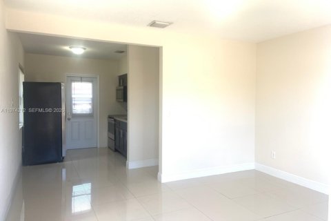 Immobilier commercial à vendre à Miami, Floride: 120.4 m2 № 2036499 - photo 17