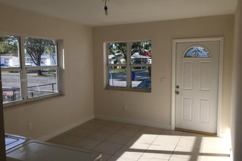 Immobilier commercial à vendre à Miami, Floride: 120.4 m2 № 2036499 - photo 16