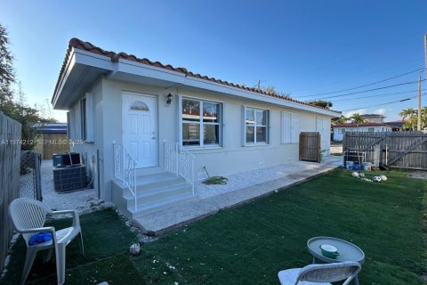 Immobilier commercial à vendre à Miami, Floride: 120.4 m2 № 2036499 - photo 4