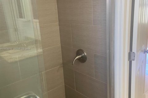 Immobilier commercial à vendre à Miami, Floride: 120.4 m2 № 2036499 - photo 22