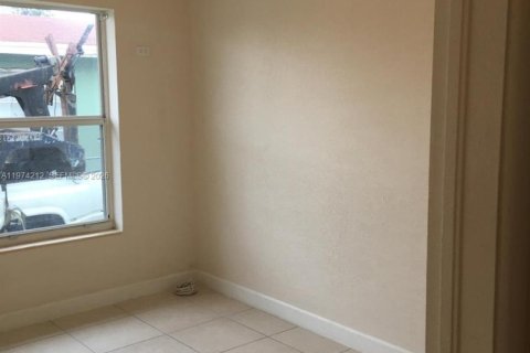 Immobilier commercial à vendre à Miami, Floride: 120.4 m2 № 2036499 - photo 14