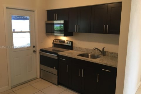 Immobilier commercial à vendre à Miami, Floride: 120.4 m2 № 2036499 - photo 15