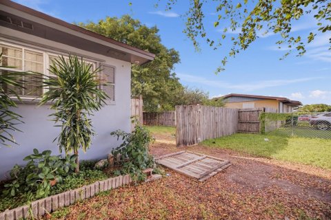 Villa ou maison à vendre à Homestead, Floride: 3 chambres, 92.9 m2 № 2407537 - photo 25