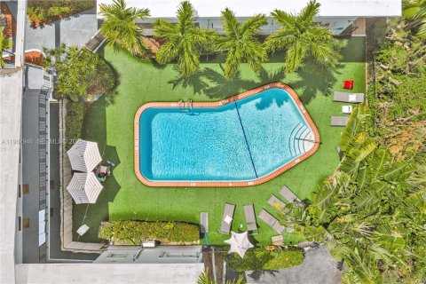 Villa ou maison à louer à Bay Harbor Islands, Floride: 2 chambres, 92.9 m2 № 2184618 - photo 27
