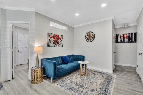 Villa ou maison à louer à Bay Harbor Islands, Floride: 2 chambres, 92.9 m2 № 2184618 - photo 6