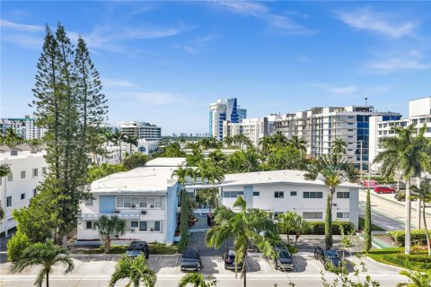 Villa ou maison à louer à Bay Harbor Islands, Floride: 2 chambres, 92.9 m2 № 2184618 - photo 29