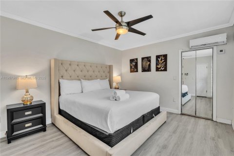 Villa ou maison à louer à Bay Harbor Islands, Floride: 2 chambres, 92.9 m2 № 2184618 - photo 18