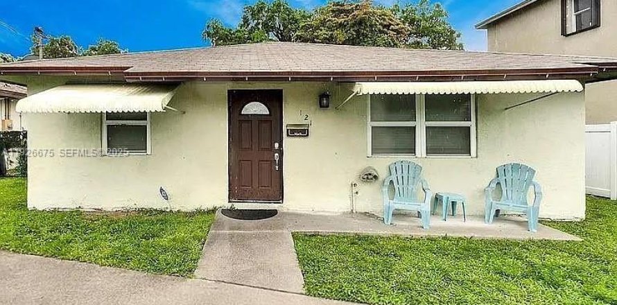 House in Dania Beach, Florida 2 bedrooms, 95.04 sq.m. № 1986553