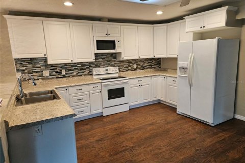 Casa en alquiler en Seminole, Florida, 3 dormitorios, 220.92 m2 № 1856585 - foto 2