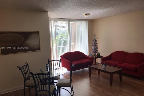 Condo in Doral, Florida, 2 bedrooms  № 2041502 - photo 3
