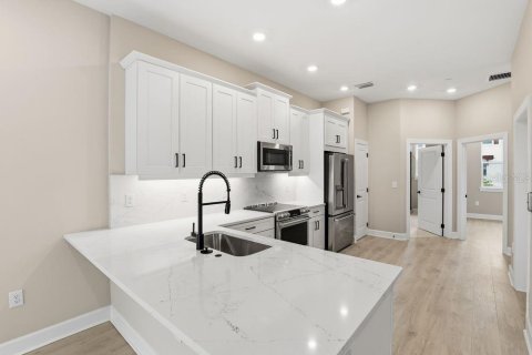 Condo in Punta Gorda, Florida, 4 bedrooms № 2119379 - photo 6