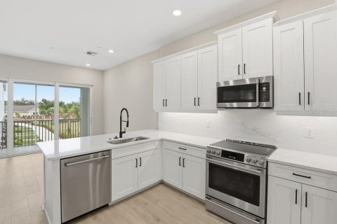Condo in Punta Gorda, Florida, 4 bedrooms № 2119379 - photo 5