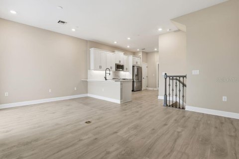 Condo in Punta Gorda, Florida, 4 bedrooms № 2119379 - photo 9