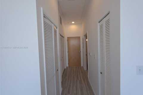 Copropriété à louer à Miami, Floride: 47.01 m2 № 2001176 - photo 14