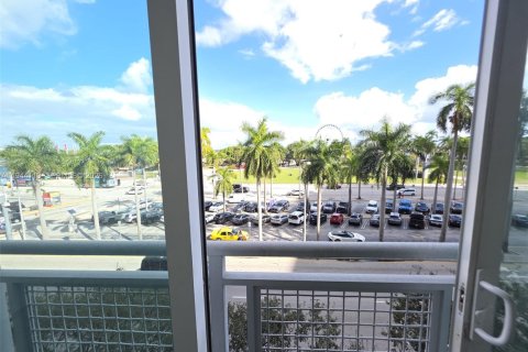 Copropriété à louer à Miami, Floride: 47.01 m2 № 2001176 - photo 2