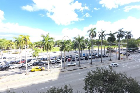 Copropriété à louer à Miami, Floride: 47.01 m2 № 2001176 - photo 3