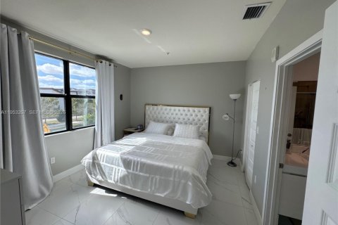 Снять в аренду квартиру в Дорал, Флорида 3 спальни, 114.83м2, № 2007553 - фото 9