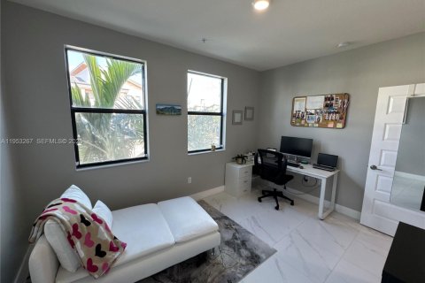 Снять в аренду квартиру в Дорал, Флорида 3 спальни, 114.83м2, № 2007553 - фото 4