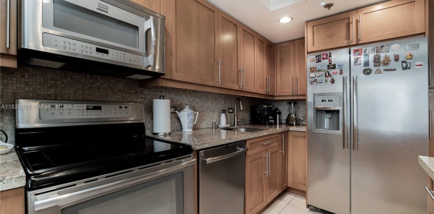 Condo à Aventura, Floride, 2 chambres № 1794327