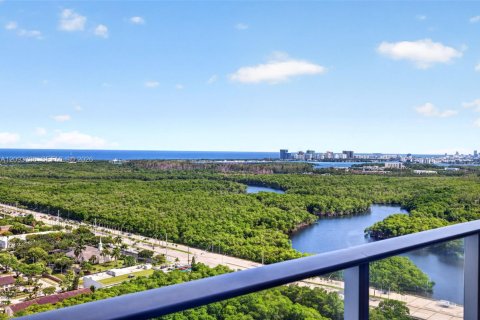 Copropriété à vendre à North Miami Beach, Floride: 2 chambres, 104.33 m2 № 2382952 - photo 14