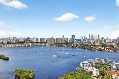 Copropriété à vendre à North Miami Beach, Floride: 2 chambres, 104.33 m2 № 2382952 - photo 10