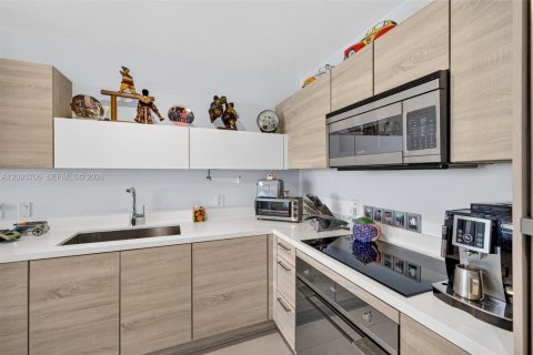 Copropriété à vendre à North Miami Beach, Floride: 2 chambres, 104.33 m2 № 2382952 - photo 27