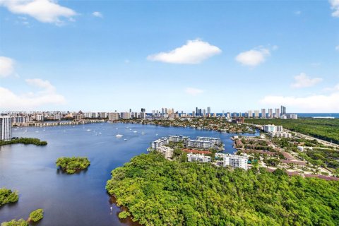 Copropriété à vendre à North Miami Beach, Floride: 2 chambres, 104.33 m2 № 2382952 - photo 7