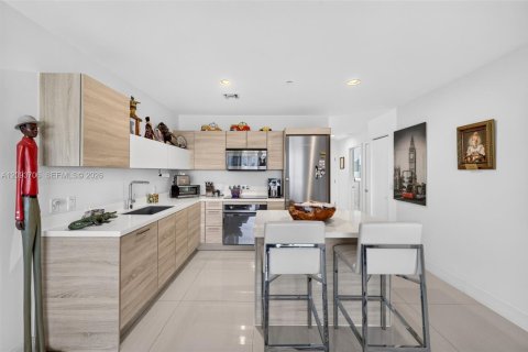 Copropriété à vendre à North Miami Beach, Floride: 2 chambres, 104.33 m2 № 2382952 - photo 23