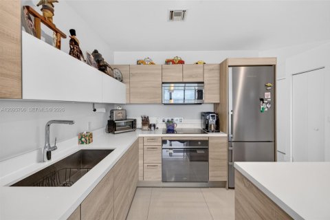 Copropriété à vendre à North Miami Beach, Floride: 2 chambres, 104.33 m2 № 2382952 - photo 25