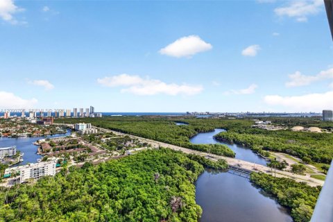 Copropriété à vendre à North Miami Beach, Floride: 2 chambres, 104.33 m2 № 2382952 - photo 8