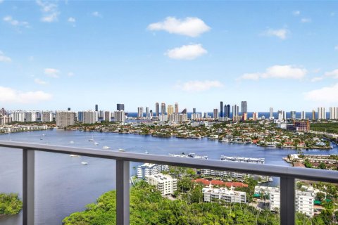 Copropriété à vendre à North Miami Beach, Floride: 2 chambres, 104.33 m2 № 2382952 - photo 18