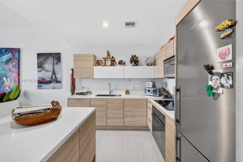 Copropriété à vendre à North Miami Beach, Floride: 2 chambres, 104.33 m2 № 2382952 - photo 26