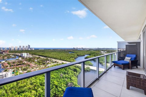Copropriété à vendre à North Miami Beach, Floride: 2 chambres, 104.33 m2 № 2382952 - photo 15