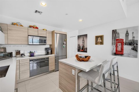 Copropriété à vendre à North Miami Beach, Floride: 2 chambres, 104.33 m2 № 2382952 - photo 24